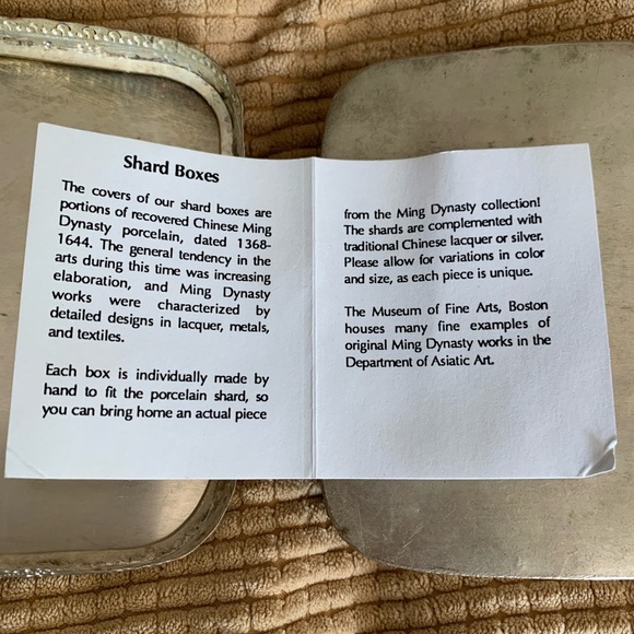 Ming dynasty porcelain shard box. Shard between 1368 and 1644. - Picture 2 of 12